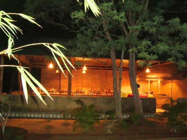 Jays Holiday Resort Habarana Bagian luar foto