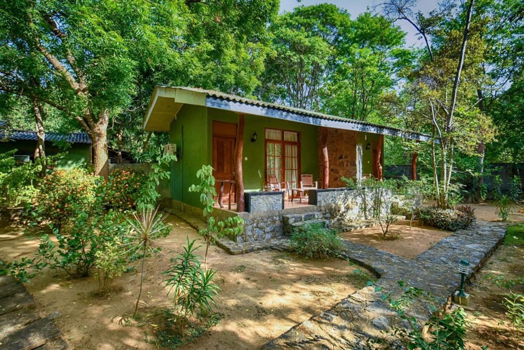 Jays Holiday Resort Habarana Bagian luar foto