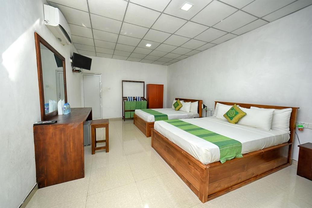Jays Holiday Resort Habarana Bagian luar foto